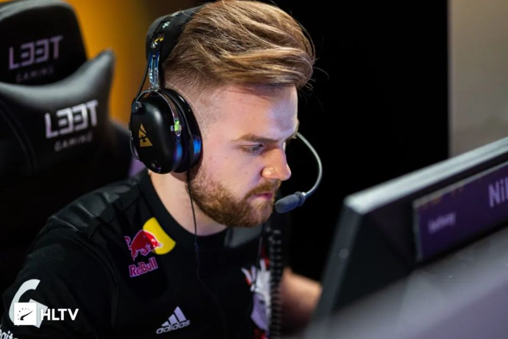 传闻： s1mple ， Perfecto(RUS) ，和 YEKINDAR 可能曾在同一支队伍中