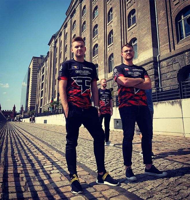 RNG赛后群访 Angel：玩卡牌是战术机密 Wei：现在打的比较有纪律