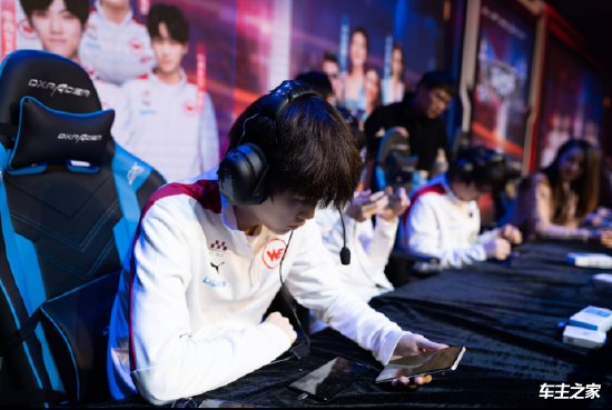LGD Gaming 教练：无缘季后赛之后就没什么压力吧 大家都相信自己能赢