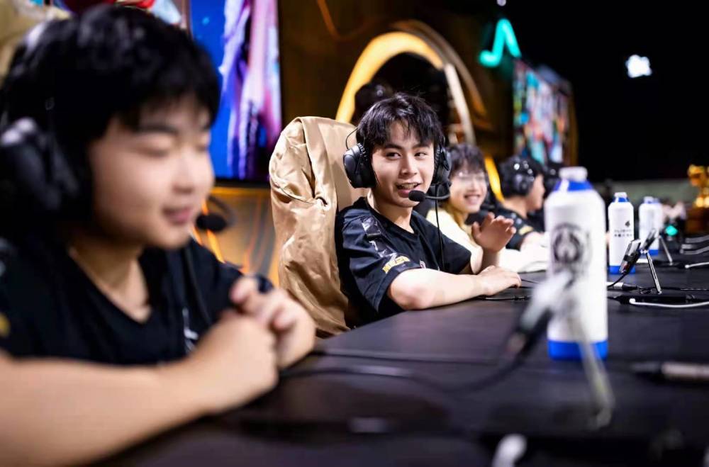 ENCE 与 gla1ve 分道扬镳;