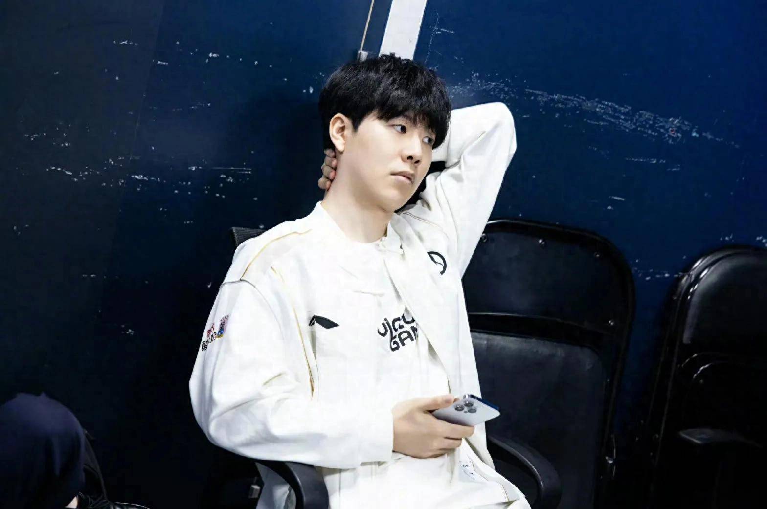 Legacy 在 StarLadder 布达佩斯 Major 2025 第一阶段首场比赛中败给了 FlyQuest